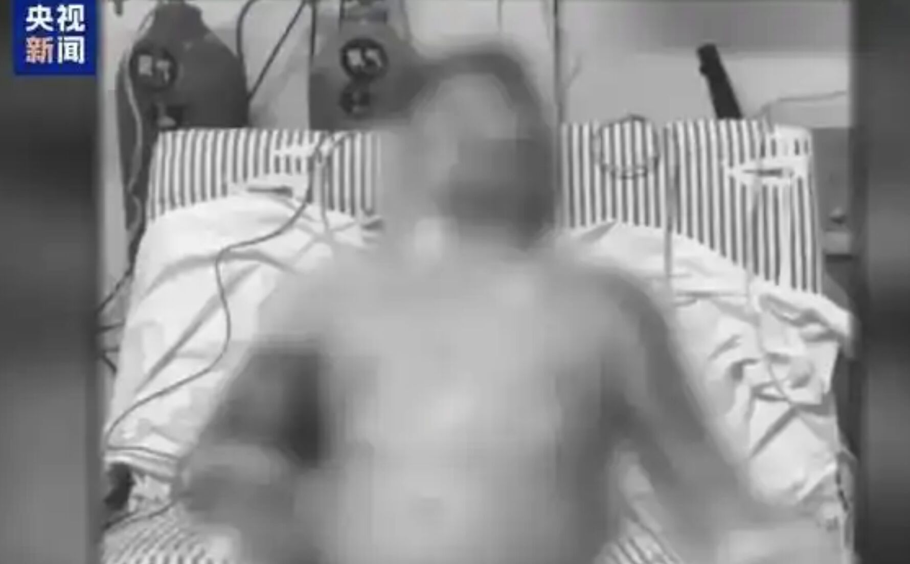 ▲電詐園區成員遭魏家暴力毆打對待。（圖／翻攝央視）