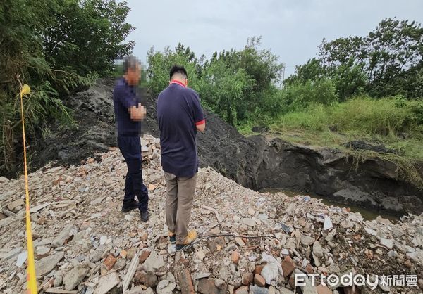 ▲▼        彰化地檢署查獲營建事業廢棄物回填二林中科園區案件起訴11人及2公司並查扣犯罪機具     。（圖／記者唐詠絮翻攝）