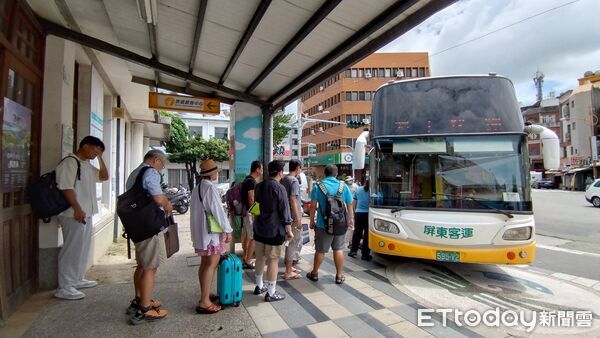▲屏東監理站籲請民眾光復連假請多搭乘大眾運輸。(圖／屏東監理站提供）