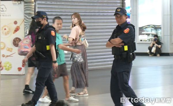 ▲▼北車性侵事件讓鐵警加強巡邏，但是民眾卻批不是解決之道。（圖／記者邱中岳翻攝）