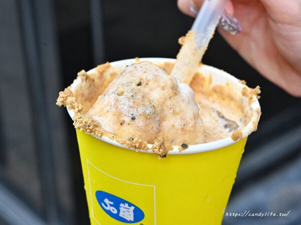 ▲▼50嵐麵茶紅茶拿鐵。（圖／部落客糖糖`s 享食生活授權提供）