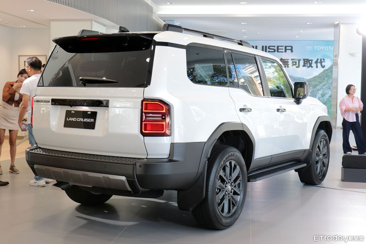 ▲288萬！TOYOTA「霸王級越野休旅」抵台　限量100輛超過2500人瘋搶。（圖／記者張慶輝攝）