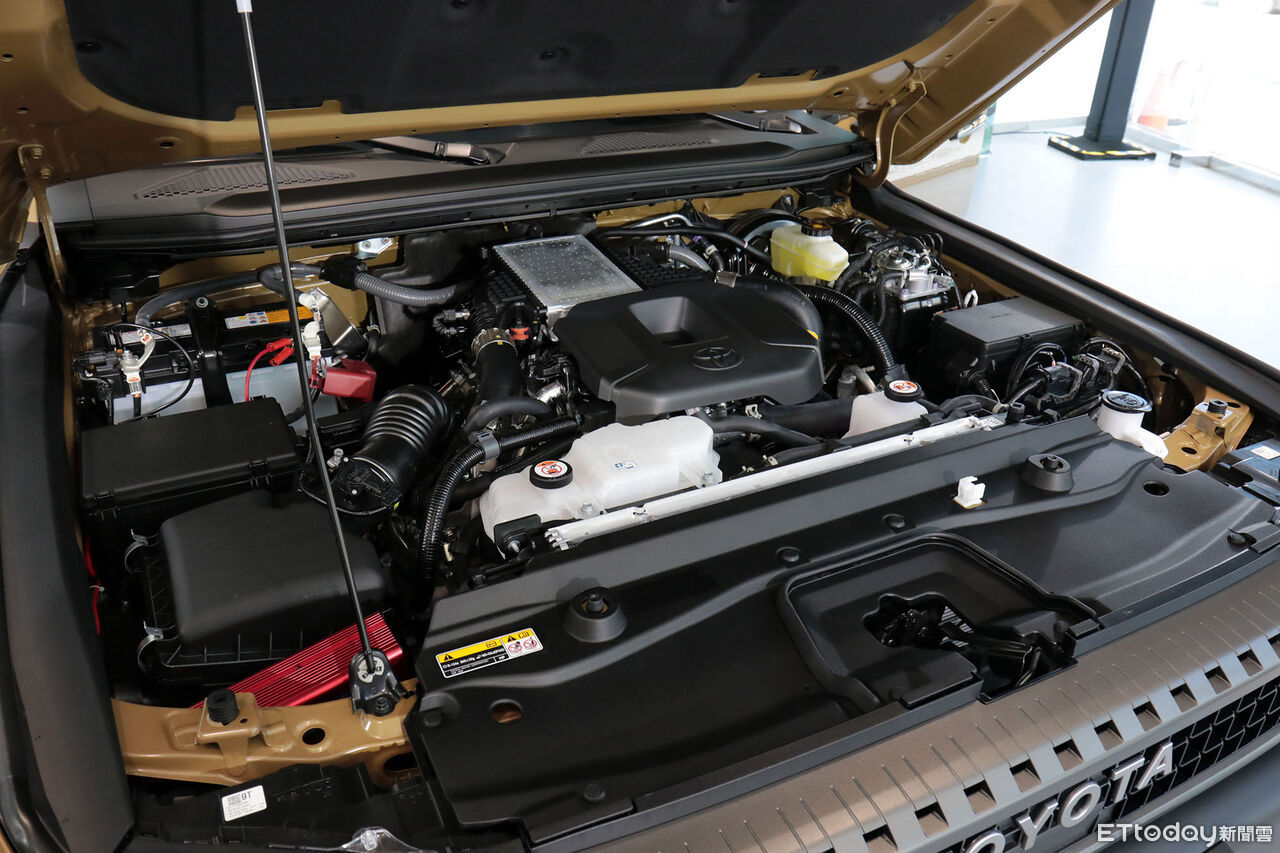 ▲288萬！TOYOTA「霸王級越野休旅」抵台　限量100輛超過2500人瘋搶。（圖／記者張慶輝攝）