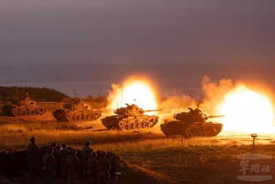 105榴砲「直接瞄準射擊」 澎防部鎮疆操演強化臨戰應變