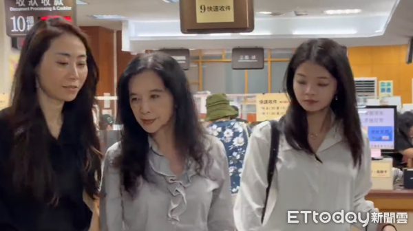 ▲▼應曉薇500萬加保，火速籌足保金。（圖／記者黃哲民攝）