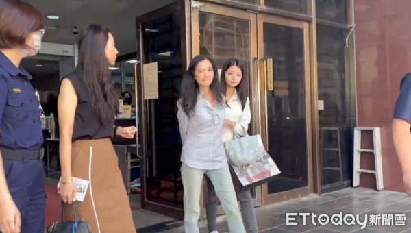 ▲▼應曉薇500萬加保，火速籌足保金。（圖／記者黃哲民攝）