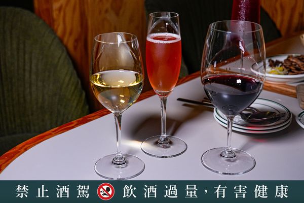 ▲▼Petit Petit Bar 沛提沛提台中酒吧－寵物友善。（圖／部落客混血珊莎的奇幻旅程授權提供）