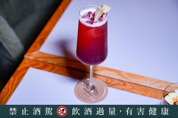 ▲▼Petit Petit Bar 沛提沛提台中酒吧－寵物友善。（圖／部落客混血珊莎的奇幻旅程授權提供）