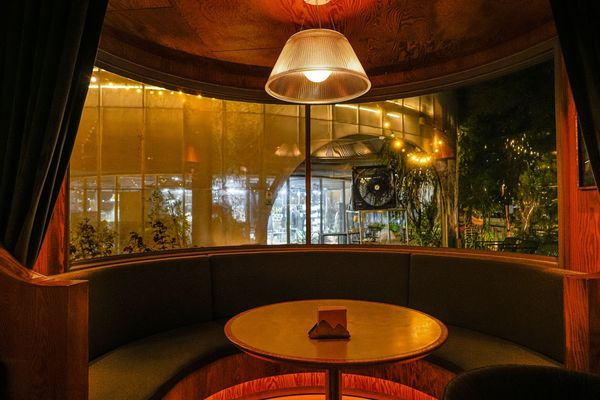 ▲▼Petit Petit Bar 沛提沛提台中酒吧－寵物友善。（圖／部落客混血珊莎的奇幻旅程授權提供）