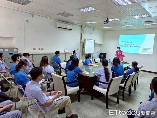 ▲▼    因應美國關稅影響 勞動部朴子中心攜手工策會　積極守護勞工、挺雇主   。（圖／朴子就業中心提供）