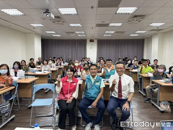  ▲▼    因應美國關稅影響 勞動部朴子中心攜手工策會　積極守護勞工、挺雇主   。（圖／朴子就業中心提供）