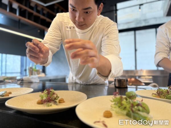 ▲▼  「初物 鐵板燒鍋物」秋˙冬季菜單搶先看        。（圖／記者翁伊森攝）