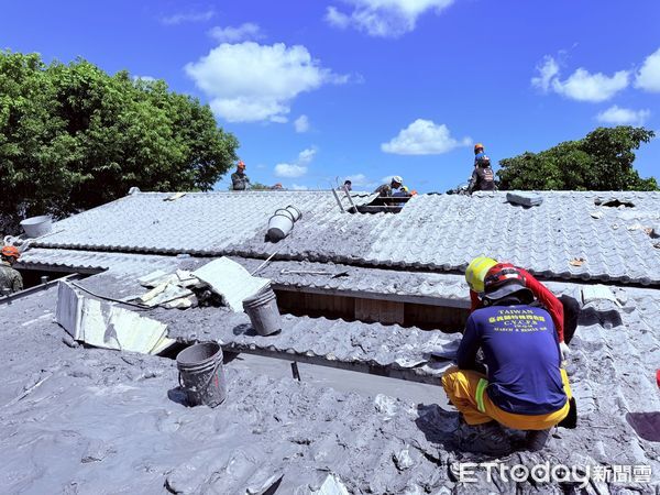 ▲▼ 奔赴花蓮堰塞湖災區　嘉基急診醫師黃漢群與特搜隊並肩生死救援  。（圖／嘉義基督教醫院提供）
