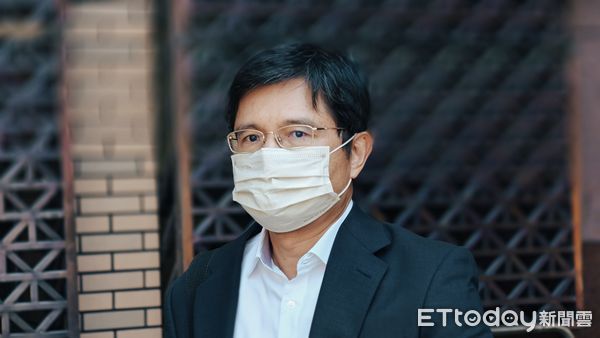 ▲▼會計師范有偉今（16日）到台北地院作證，強調自己捐500萬元給柯文哲選總統，不是富邦金控董事長蔡明興出錢。（圖／記者黃哲民攝）