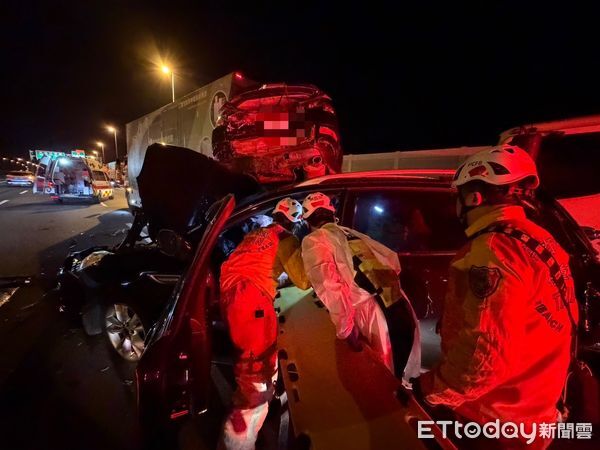 ▲國道3號竹南段發生4車連環撞。（圖／記者楊永盛翻攝）