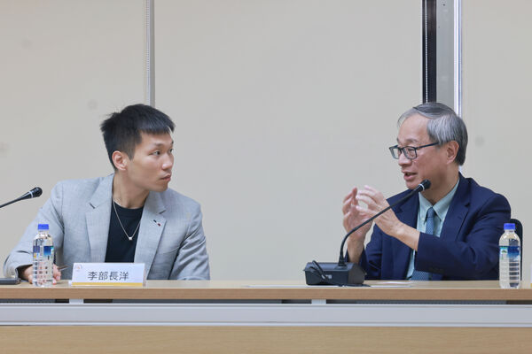 ▲運動部長李洋（左）與文化部長李遠（右）今（16）日會見洽談合作、運動部與文化部就合作方向進行討論，盼共同壯大運動及文化。（圖／運動部提供）