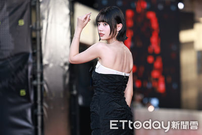 金鐘獎／紅毯主持人美服藏3心機！　木木辣露「鎖骨事業線」