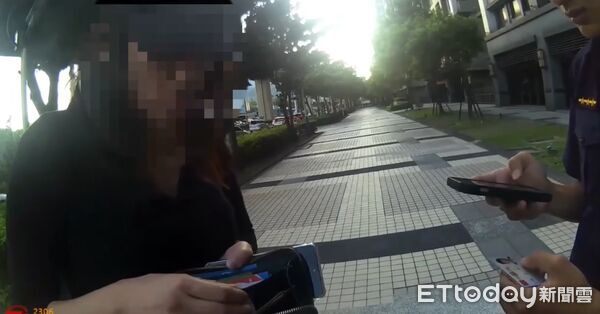 ▲▼ 楊姓男子因遭通緝長期男扮女裝，昨日因搭車付不出車資遭逮 。（圖／記者潘鳳威攝）