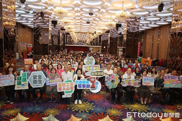 ▲縣府、勞動部與企業代表齊聚三好國際酒店，共同守護勞工安全。（圖／記者游瓊華翻攝）