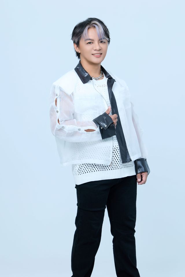 ▲▼  朱海君、施文彬、沈文程、南方二重唱、曾瑋中出席2025彩色時代50+ 青春奔FUN 屏東熟齡社團嘉年華」。（圖／屏東縣政府提供）