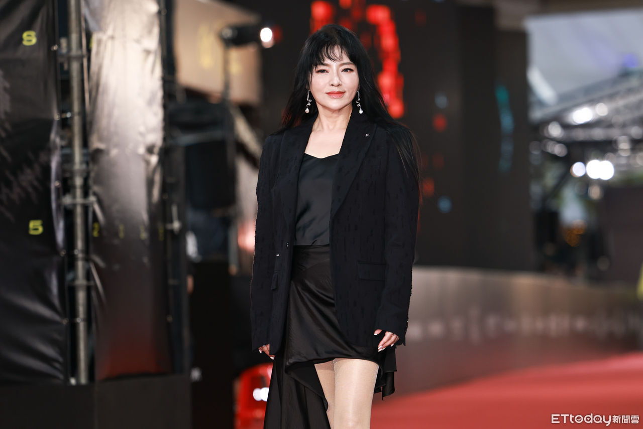 ▲▼2025金鐘獎節目紅毯-唐綺陽。（圖／攝影中心攝）
