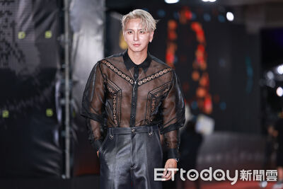 金鐘獎/小煜直接裸上身走紅毯!兩點全被看光 網一看:超大