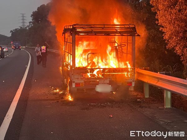 ▲國3雲林段驚傳火燒車。（圖／記者游瓊華翻攝）
