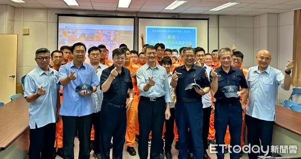 ▲律師、警分局長同台開講 海巡北部分署打造法治新思維。（圖／記者郭世賢翻攝）