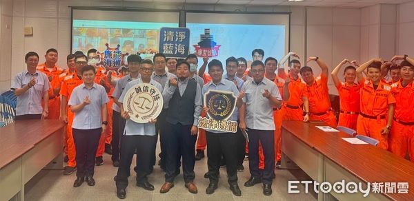 ▲律師、警分局長同台開講 海巡北部分署打造法治新思維。（圖／記者郭世賢翻攝）