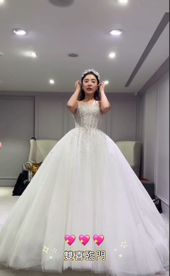 ▲▼丁噹公開婚紗照。（圖／翻攝丁噹IG）