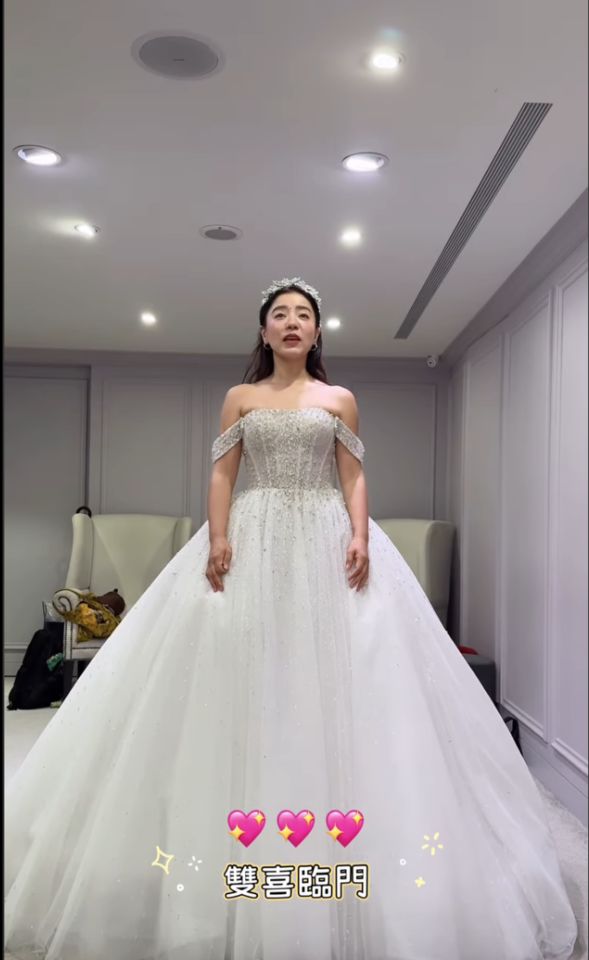 ▲▼丁噹公開婚紗照。（圖／翻攝丁噹IG）