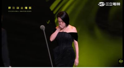 金鐘獎/小S哭著走出來!抱著蔡康永崩潰 「我姐不在了,但我還在」