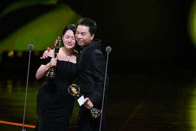 金鐘獎/小S奪獎全場哭翻!評審主任曝「壓倒性勝利」關鍵:不是因為大S