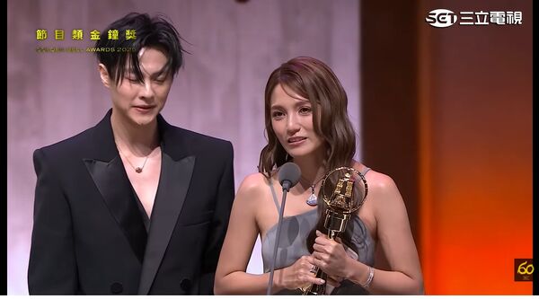 ▲金鐘獎實境節目主持人獎，敖犬【莊濠全】、小煜【楊奇煜】、威廉【廖亦崟】、阿緯【劉峻緯】、小杰【廖允杰】、王子【邱勝翊】、朵拉Dora【謝雨芝】／來吧！哪裡怕。（圖／翻攝自YouTube／金鐘獎 Golden Bell Awards）