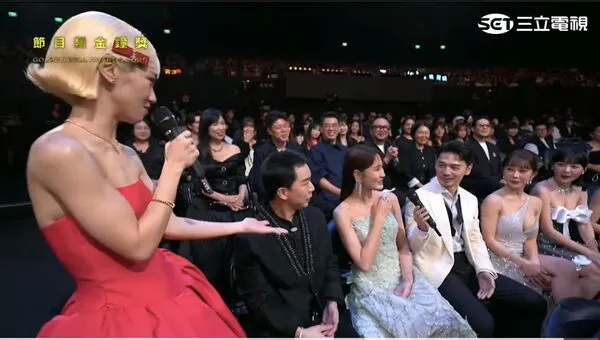 ▲金鐘獎頒獎人，蔡康永、小S。（圖／翻攝自YouTube／金鐘獎 Golden Bell Awards）