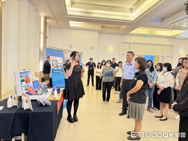 ▲勞動部雲嘉南分署舉辦企業訓練成果展，邀請全聯前副董謝健南分享品牌轉型經驗，現場座無虛席。（記者林東良翻攝，下同）