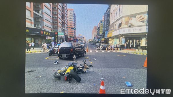▲▼自小客車與微型電動二輪車發生車禍，騎士送醫搶救仍不治。（圖／記者翁伊森翻攝）
