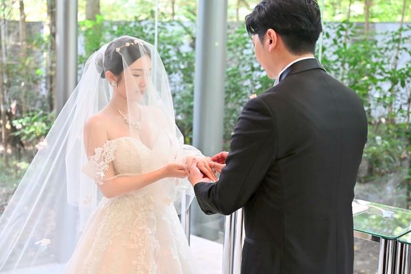 ▲鄭家純與AKIRA交換戒指。（圖／記者葉文正攝，千巡影視）