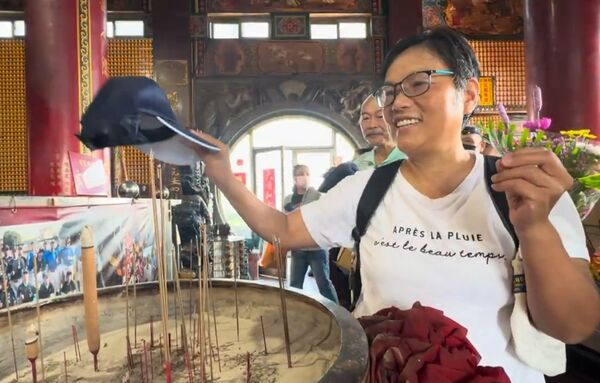 ▲順澤宮鏟子超人帽爆紅。（圖／記者唐詠絮翻攝）