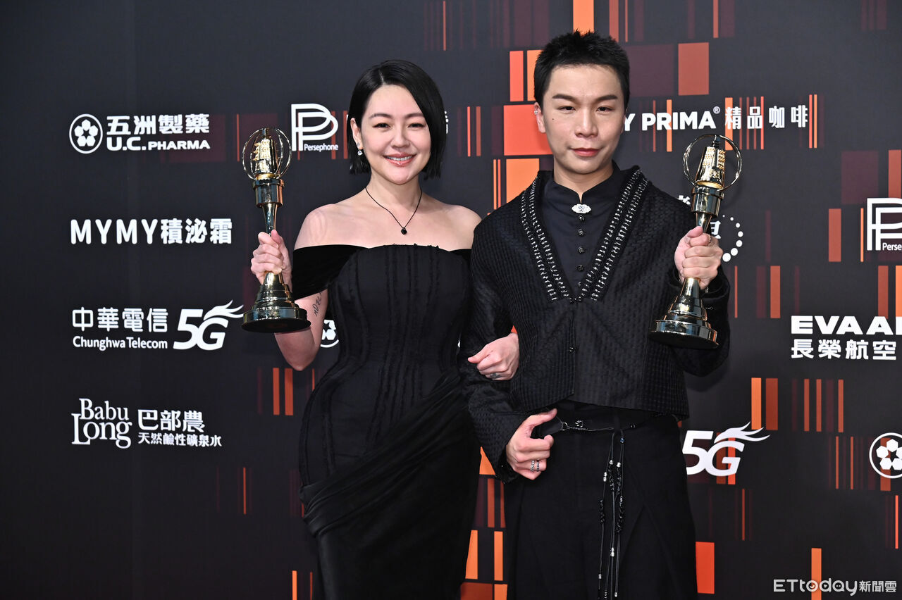 ▲第60屆金鐘獎節目類頒獎典禮，綜藝節目主持人獎，小 S【徐熙娣】、派翠克【柳柏丞】/小姐不熙娣。（圖／記者李毓康攝）