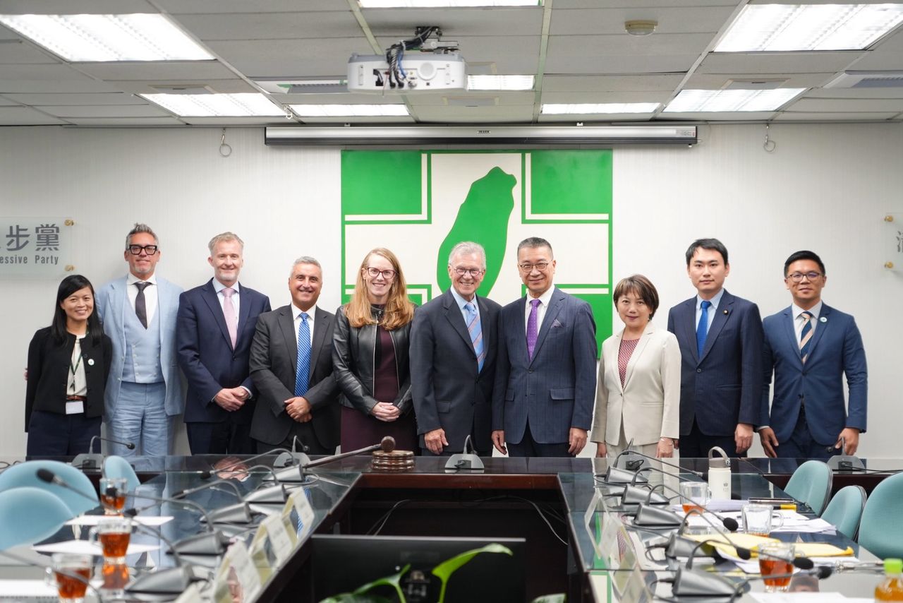 美國進步中心訪團拜會民進黨 徐國勇:感謝跨黨派挺台