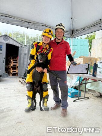 ▲台南市消防局兩隻搜救犬「Stitch」（史迪奇）與「Xavi」（渣渣）表現亮眼，分別通過高級（B級）與中級（A級）檢測。（記者林東良翻攝，下同）
