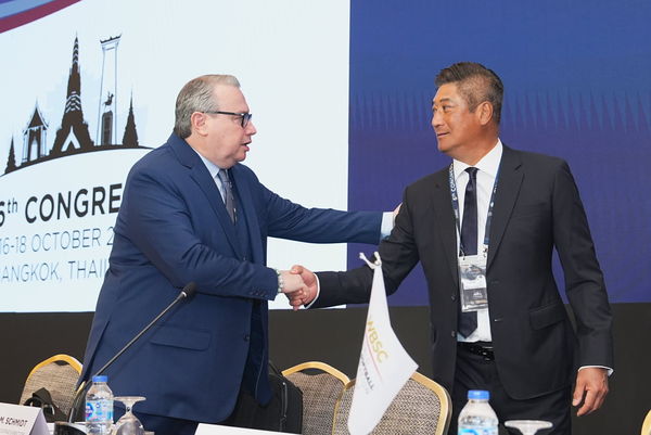 ▲辜仲諒會長獲頒WBSC「金鑽榮譽獎章」　唯一亞洲棒壇人士。（圖／WBSC提供）