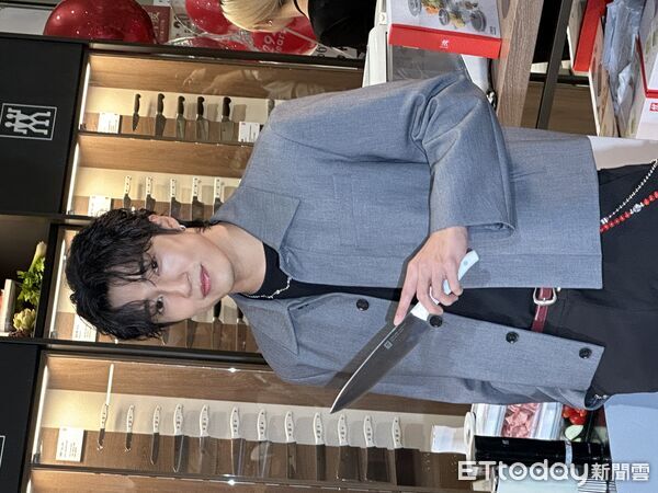 ▲▼婁峻碩一日店長活動。（圖／記者蔡琛儀攝）