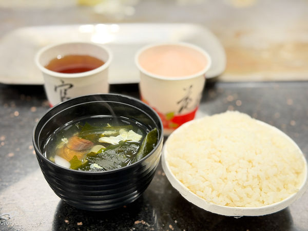 ▲▼桃園平價美食「浪人鐵板燒」營業到凌晨2點！無限暢飲、青菜免費續。（圖／部落客VIVIYU提供）