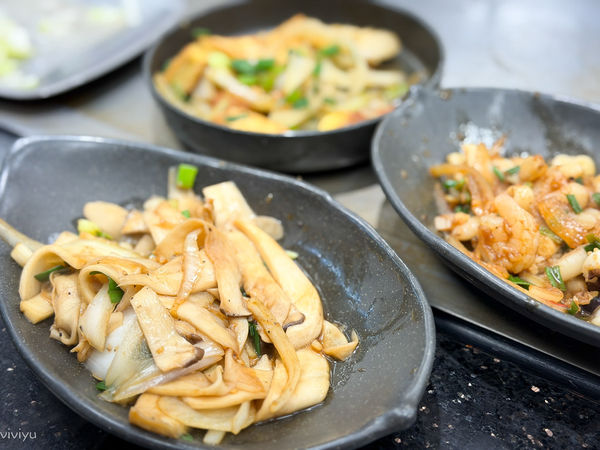 ▲▼桃園平價美食「浪人鐵板燒」營業到凌晨2點！無限暢飲、青菜免費續。（圖／部落客VIVIYU提供）