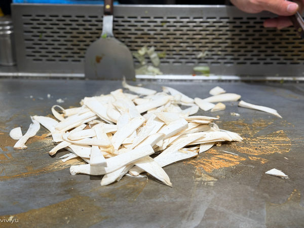 ▲▼桃園平價美食「浪人鐵板燒」營業到凌晨2點！無限暢飲、青菜免費續。（圖／部落客VIVIYU提供）