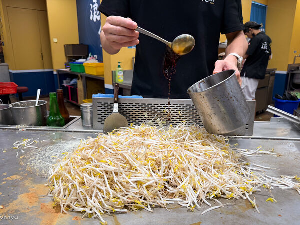 ▲▼桃園平價美食「浪人鐵板燒」營業到凌晨2點！無限暢飲、青菜免費續。（圖／部落客VIVIYU提供）