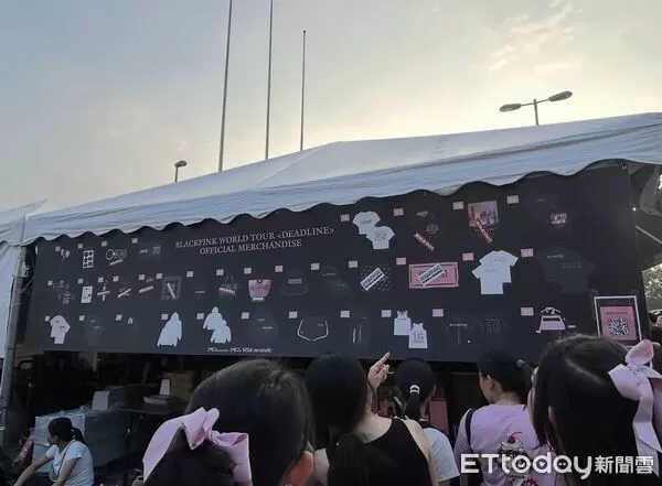▲▼BLACKPINK世運周邊。（圖／記者吳睿慈攝）