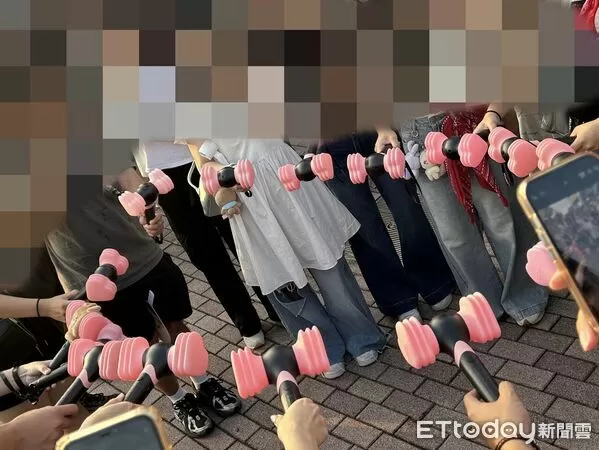 ▲▼BLACKPINK世運周邊。（圖／記者吳睿慈攝）